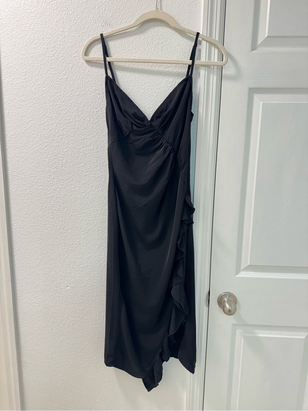 Revolve More to come Natasha dress ruffles asymmetrical midi dress size S black - Picture 3 of 7